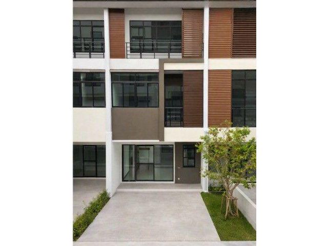 เช่าทาวน์โฮม 3ชั้น 19ตร.ว. 222ตร.ม. วิคตอเรีย การ์เด้น 500 ม.เพชรเกษม 69 3นอน 3น้ำ ใกล้บิ๊กซี เพชรเกษม