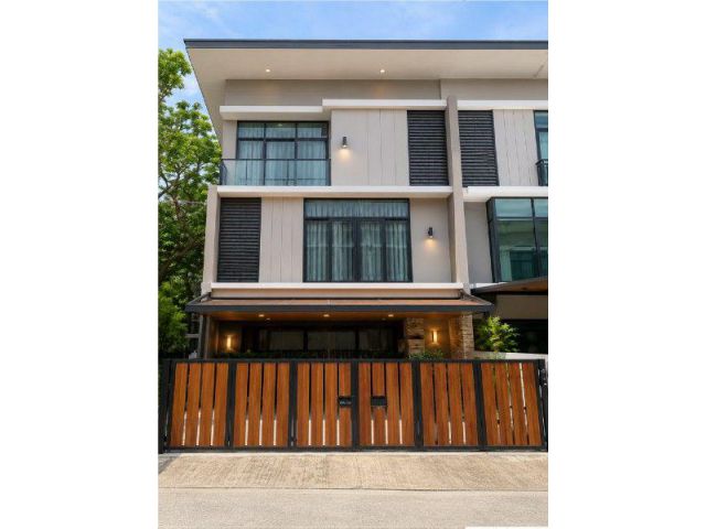 ใหญ่มาก! ให้เช่าทาวน์โฮม3ชั้น 3 นอน 3 น้ำ สายไหม45-49 Big C Foodplace Saimai Avenue โรงเรียนสารสาสน์วิเทศสายไหม 2.2 กม.