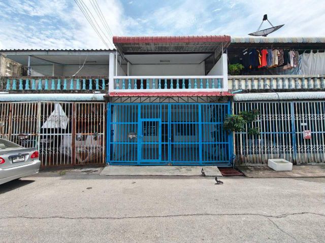 69070408 : ขายทาวน์เฮ้าส์ 2 ชั้น ขนาด 3 ห้องนอน บนที่ดิน 20 ตรว. หมู่บ้านบูรพาวิลล่า 12 ซอยวัดเวฬุวนาราม 16 ดอนเมือง