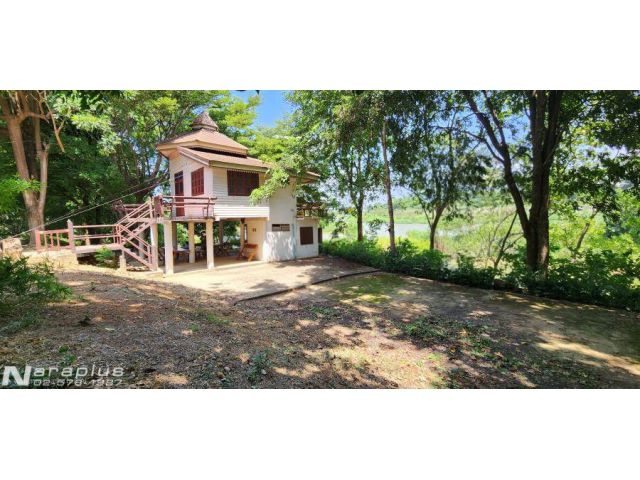 69060428 : ขายบ้านสไตล์รีสอร์ท พร้อมที่ดินติดโค้งน้ำแม่กลอง เนื้อที่ 2 ไร่ 52.7 ตารางวา พร้อมที่งอกติดแม่น้ำเกือบ 1 ไร่
