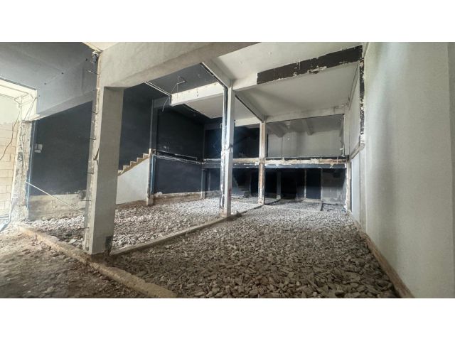ขายที่ดินและอาคารพาณิชย์ ถ.ทองหล่อ (ซ.สุขุมวิท 55) เนื้อที่ 59.3 ตร.ว.
