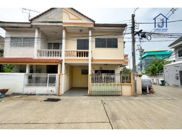 ขายทาวน์เฮ้าส์ 2 ชั้น หมู่บ้านปรางทิพย์ หลังมุม  35 ตร.ว. ซอยลาดพร้าว95 ใกล้รถไฟฟ้า MRT ลาดพร้าว