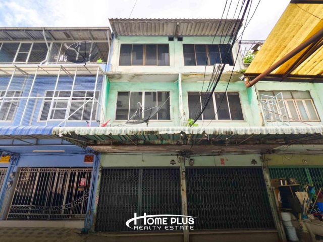 ขายด่วนอาคารพาณิชย์ 3 ชั้น 2 คูหา ทำเลทองใจกลางสาทร–สีลม