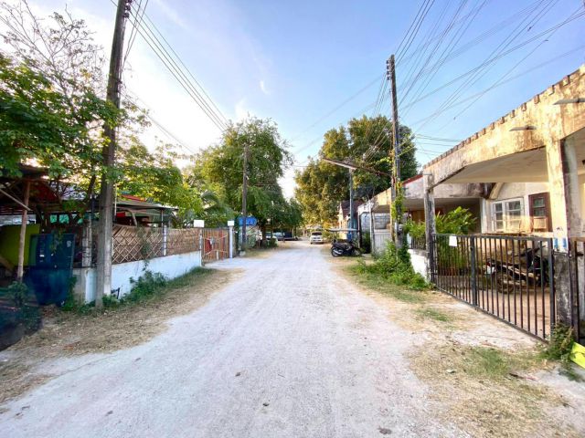 ขายที่ดินเนินพระ 50 ตรว. ใกล้ถนนเส้นสุขุมวิท3-100เมตร ใกล้เซ็นทรัลระยอง8กม. จ.ระยอง