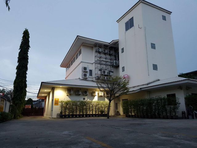 ขายอาคารสำนักงาน 3 ชั้น ซอยเสนานิคม 1 เนื้อที่ ที่ดิน 392.9 ตร.วา