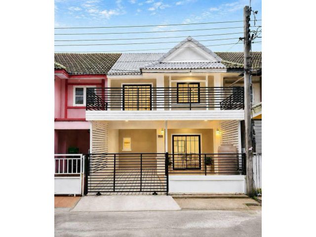ทำเลบางใหญ่ ซอยกันตนา หมู่บ้านพฤกษา25  ซอยกันตนา บางใหญ่ทาวน์เฮาส์   2 ชั้น ตกแต่งใหม่พร้อมอยู่