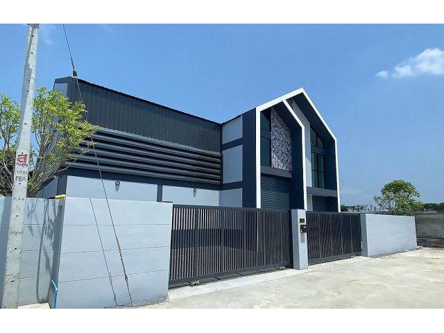 เหมาะสำหรับธุรกิจ คลังสินค้า โรงงานให้เช่าแบบ 3 in 1 โกดัง ออฟฟิศ ใกล้ตลาดนัดสองฝั่งคลอง 1.4 กม.เนื้อที่ 120 ตร.ว.พื้นที