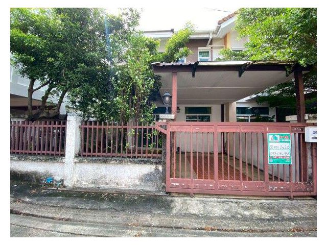 ขายทาวน์เฮ้าส์ 2 ชั้นมือสอง หลังริม หมู่บ้านจิราวดี (Jirawadee) ซอยนนทบุรี 8 เนื้อที่ 33 ตร.ว.
