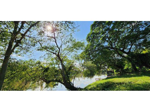 ขายที่ดินติดแม่น้ำแควน้อยเมืองกาญจนบุรี 4 ไร่ บรรยากาศ วิวดีมาก น้ำใส ลมเย็น เหมาะสร้างบ้านพักตากอากาศ ทำการเกษตร ทำรีสอ