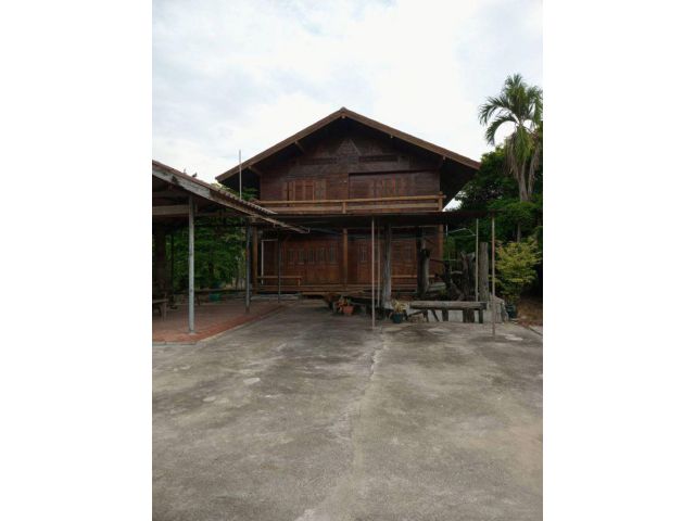ขายบ้านเดี่ยว 2 ชั้น พร้อมที่ดิน 3 ไร่ 3 งาน อ.เมืองสุพรรณบุรี บรรยากาศร่มรื่น เหมาะสำหรับอยู่อาศัยหรือทำบ้านสวน