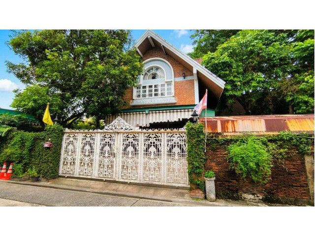 บ้านเดี่ยวสไตล์สเปน พหลโยธิน 24 ใกล้ BTS เพียง 400 ม. ขายบ้านเดี่ยว 2 ชั้น บนที่ดิน 202 ตร.ว.