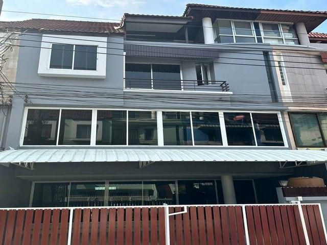 รหัสC7265 ให้เช่าทาวน์โฮม Home Office 4 ชั้น หมู่บ้านสินธานี ย่านลาดพร้าว 80 ใกล้รถไฟฟ้าสถานีลาดพร้าว 83
