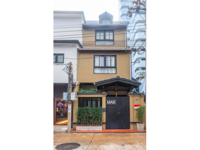 FOR RENT AT A GREAT PRICE!! Beautifully house, Sukhumvit Soi 15, Near BTS Asok and Terminal 21