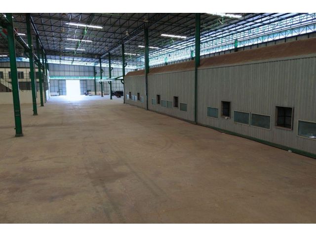 ให้เช่าโกดัง 8,000 ตร.ม. พร้อมสำนักงาน 2 ชั้น ติดถนน 304 ปักธงชัย โคราช