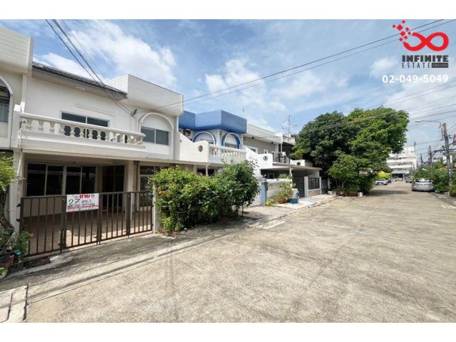 ขายทาวน์เฮาส์ 2 ชั้น ถนนลาดพร้าว ซอยลาดพร้าว 65/1 ใกล้รถไฟฟ้าสายสีเหลือง-ทางด่วนฉลองรัช