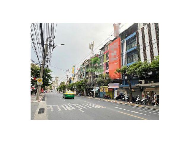 อาคารพาณิชย์ 5.5 ชั้น ถนนบรรทัดทอง ตกแต่งสวย ทำเลใจกลางเมือง