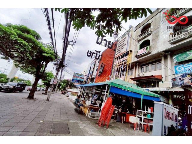 ขายอาคารพาณิชย์ 4.5 ชั้น ติดถนนรามคำแหง มีนบุรี 16 ตร.ว. หน้าหมู่บ้านรินทร์ทอง ใกล้รถไฟฟ้า