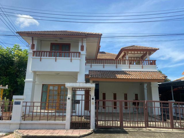 ขายบ้านเดี่ยว ลิฟวิ่ง นารา รังสิต คลอง 4 สภาพสวย 77.9 ตร.ว. 3 ห้องนอน