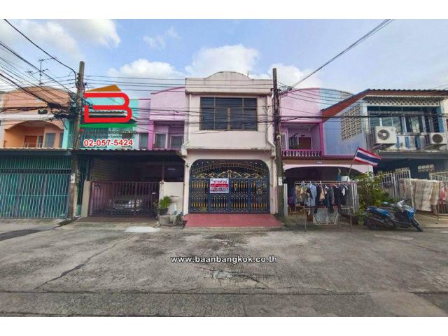 ทาวน์เฮาส์ 2 ชั้น เนื้อที่ 21 ตร.ว. หมู่บ้านสินธานี 1 (ซอยนวมินทร์ 93) ถนนนวมินทร์ แขวงนวมินทร์ เขตบึงกุ่ม