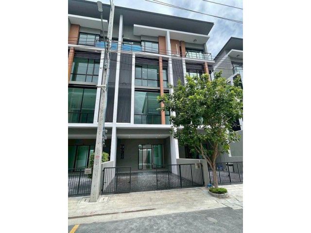 ให้เช่าทาวน์โฮม 4 ชั้น 230 ตร.ม. พรีเมี่ยม เพลส มิกซ์ นวมินทร์ Premium Place Mix ติดถนนนวมินทร์ ใกล้ Festival Walk เกษตร