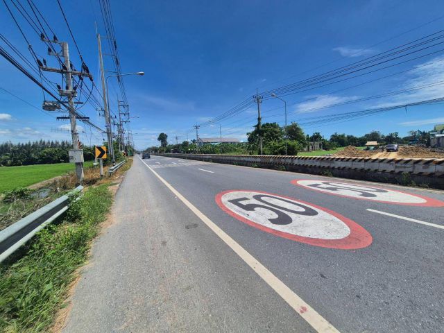 ขายที่ดิน 4 ไร่ ติดถนนสายกรุงนนท์-จงถนอม ต.นราภิรมย์ อ.บางเลน จ.นครปฐม