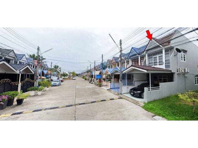 ขายด่วน! ทาวน์เฮ้าส์ 2 ชั้น ใกล้หาดชะอำ เพชรบุรี