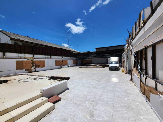 One of a kind Location! Land & Buildings right on Sukhumvit Road in Chonburi City Center