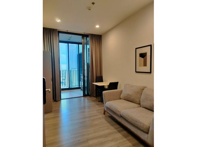 Whizdom Essence Sukhumvit for rent 1 bedroom 1 bathroom 35 sqm rental 17,000 baht/month