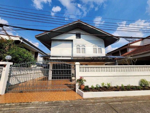 T26-830 ให้เช่า บ้าน บ้านเดี่ยว 2 ชั้น ย่านห้วยขวาง ประชาราษฏร์บำเพ็ญ17 กรุงเทพ ห้องนอน 5 ห้อง ห้องน้ำ 4 ห้อง ชั้นทั้งหม