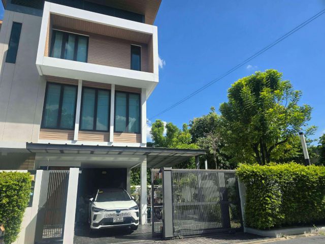 U1464 ให้เช่าบ้านเดี่ยว 3 ชั้น โครงการ The AVA Residence Sukhumvit สุขุมวิท 77 บ้านทำเลดีใกล้รถไฟฟ้า mrtศรีนุช เดินทางสะ