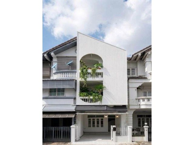 ขายทาวน์โฮม 3 ชั้น 4 ห้องนอน โครงการ นันทนา การ์เด้นท์ แจ้งวัฒนะ-ปากเกร็ด รีโนเวทใหม่ทั้งหลัง ตรงข้ามเซ็นทรัลแจ้งวัฒนะ ใ