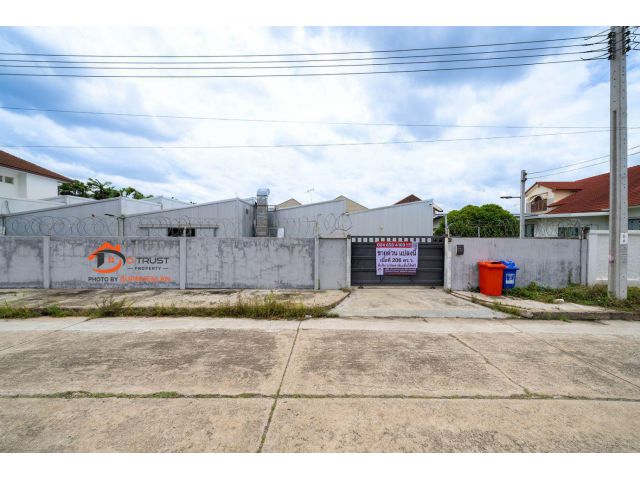 ขาย ที่ดิน 206 ตร.ว เมืองทองธานี โครงการ 2 พร้อมโรงเพาะชำ Isowall สภาพดี ทำเลศักยภาพ