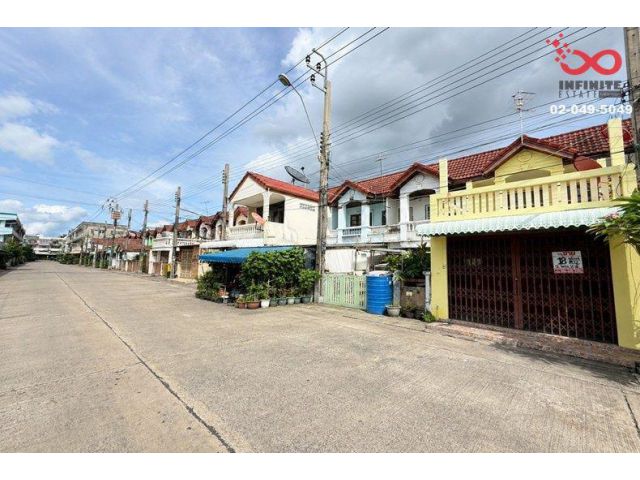 ขายทาวน์เฮาส์ 2 ชั้น หมู่บ้านอรุณธร 18 ตร.ว. สุขาภิบาล 5 ซอย 45 พร้อมอยู่