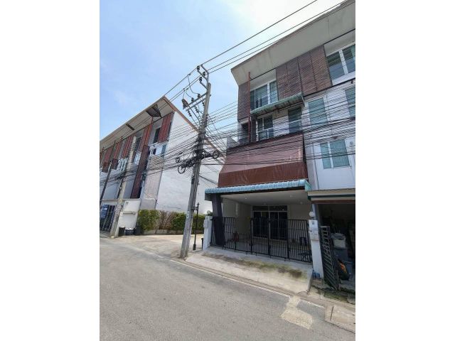 ให้เช่าทาวโฮม 3.5ชั้น The Attic Lite ดิ แอททิค ไลท์ แจ้งวัฒนะ ซอยแจ้งวัฒนะ-ปากเกร็ด 24หลัง เซ็นทรัล แจ้งวัฒนะ ใกล้รถไฟฟ้