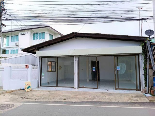 ขายบ้าน 2 ชั้น พร้อมอาคารหน้าร้าน บางเสร่ สัตหีบ ใกล้หาดบางเสร่ เหมาะลงทุนและทำธุรกิจ