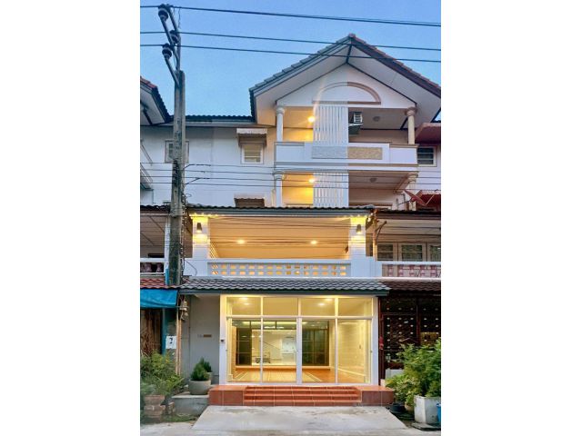 ขายทาวน์โฮมรีโนเวทใหม่ ม.วิเศษสุข 9 ประชาอุทิศ 72 ทุ่งครุ 4 ชั้น 6 ห้องนอน 4 ห้องน้ำ พร้อมอยู่
