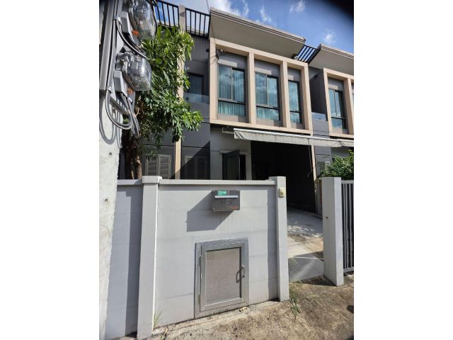 ขายด่วน ทาวน์โฮม 2 ชั้น Pleno สุขุมวิท–บางนา พร้อมเข้าอยู่ได้ทันที