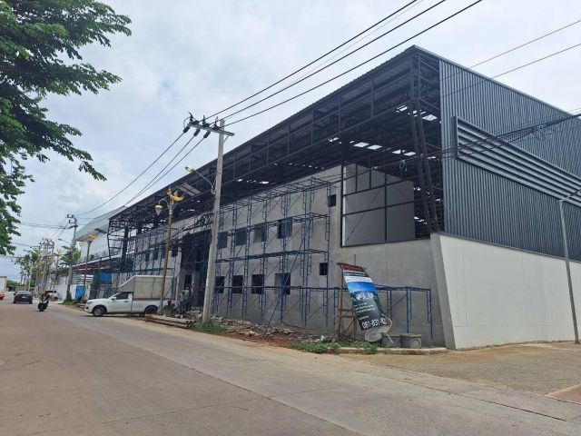 ให้เช่าโกดังใกล้สนามบินสุวรรณภูมิ บางนา กม 12  ถนนกิ่งแก้ว สร้างใหม่ พื้นที่ขนาด 850-1,000 ตารางเมตร