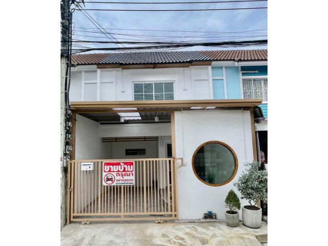 พฤกษา45 ถนนวัดลาดปลาดุก ทาวน์เฮ้าส์ 2 ชั้น ตกแต่งใหม่พร้อมอยู่ มีพื้นที่ข้างบ้าน ต้นสายรถเมล์ไปตลาดบางใหญ่