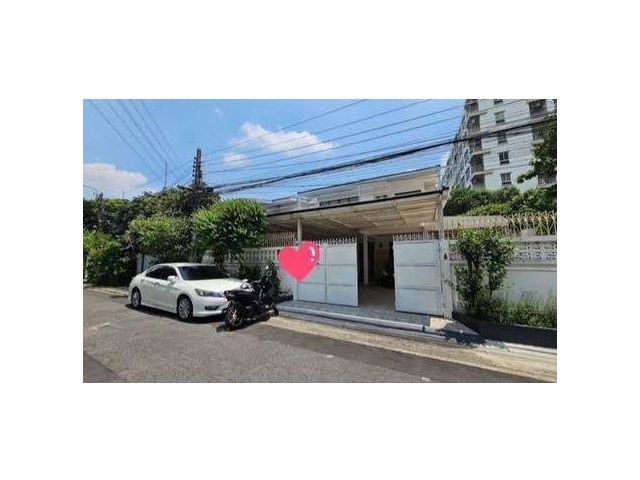 ให้เช่าบ้านเดี่ยว 2 ชั้น 77.3 ตรว. 3 ห้องนอน หมู่บ้านอยู่เจริญ 542 ประชาราษฏร์บำเพ็ญ 24 ใกล้ MRT ห้วยขวาง