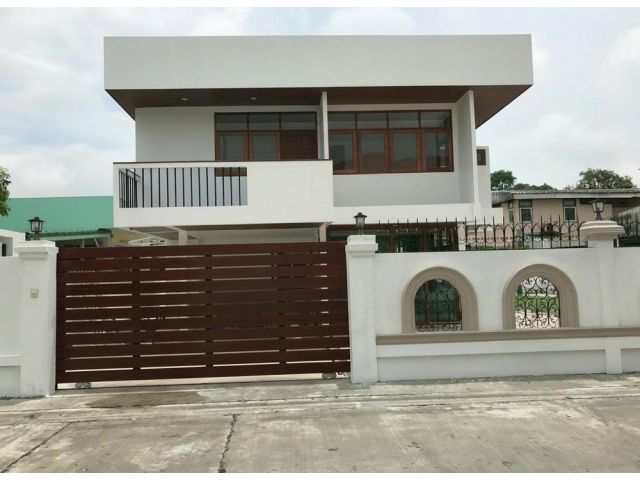 หมู่บ้านทิพวัล เทพารักษ์ ขายบ้านเดี่ยว 100 ตารางวา 3 ห้องนอน 5 ห้องน้ำ รถไฟฟ้าสายสีเหลือง สถานีทิพวัล อยู่หน้าหมู่บ้าน