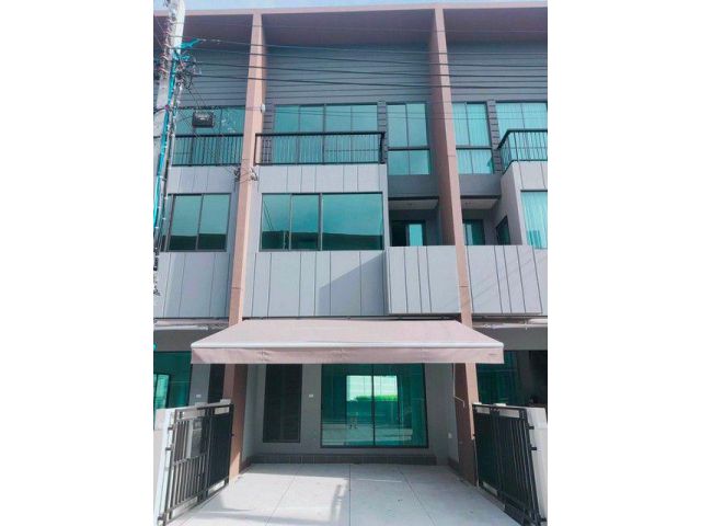 ให้เช่าทาวน์โฮม 3 ชั้น 3 ห้องนอน บ้านกลางเมือง วัชรพล ถนนสุขาภิบาล 5 Baan Klang Muang Watcharapol ใกล้ตลาดออเงิน