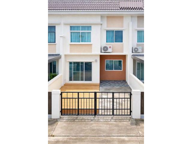 260826klklapia ให้เช่า ทาวน์เฮ้าส์ โรงเรียนเตรียมบัณฑิต 300 ม.ลำลูกกา ซ. เลียบคลอง 3ให้เช่าทาวน์เฮาส์2ชั้น3นอน2น้ำ 20 ตร