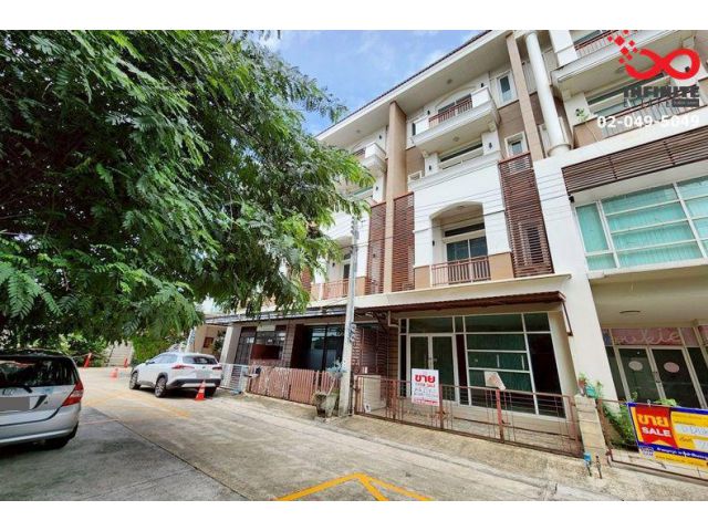 ขายทาวน์โฮม 4 ชั้น Premium Place นวมินทร์ – ลาดพร้าว 101 ใกล้ทางด่วนเอกมัย-รามอินทรา พร้อมอยู่