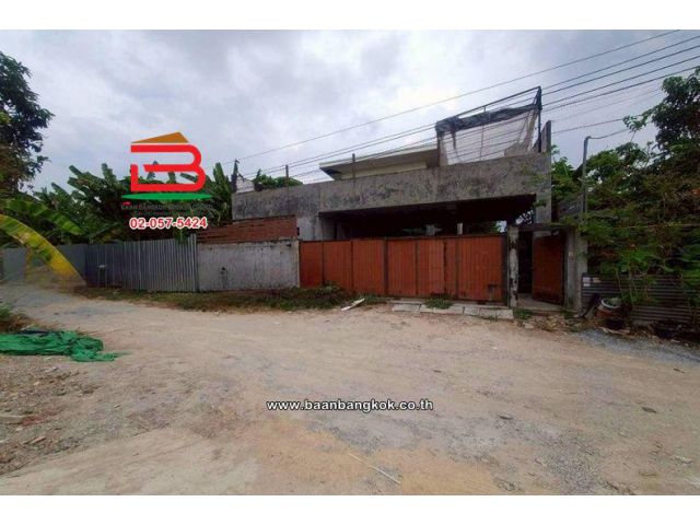 บ้านเดี่ยว 2 ชั้น เนื้อที่ 100 ตร.ว. ซอยพัฒนา 5 (ซอยผู้ใหญ่หมอน) ถนนพุทธมณฑลสาย 1 แขวงบางพรม เขตตลิ่งชัน