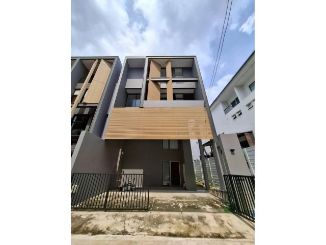 SDA161**ทาวน์โฮมไซซ์ใหญ่ 320 ตร.ม. บนราชพฤกษ์!