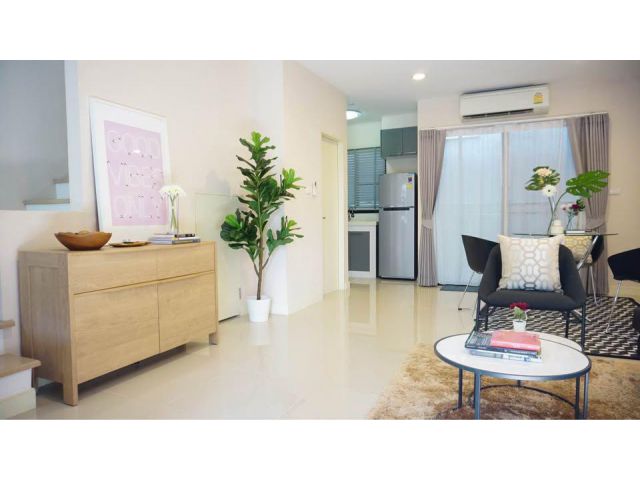 ให้เช่าทาวโฮม ใกล้รร.นานาชาติสิงคโปร์ นานาชาติฝรั่งเศษ, รร.บดินทร์เดชาฯและใกล้ Town in Town ใกล้จุดขึ้นทางด่วนเอกมัย ราม