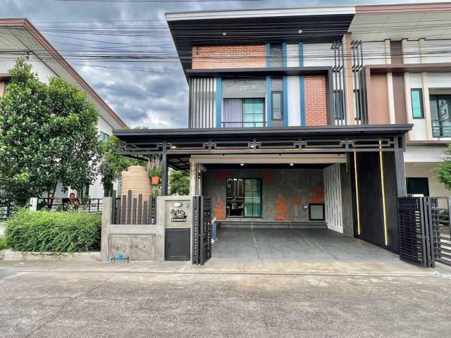 หมู่บ้านฟ้าปิยรมย์เทอร์เร่ ทางด่วนวงแหวน ลำลูกกาคลอง6 ทาวน์เฮาส์ 2 ชั้น ตกแต่งใหม่พร้อมอยู่ สไตล์ Modern Luxury