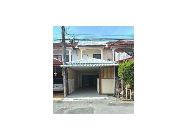 ขายบ้านพร้อมอยู่หนองตำลึงชลบุรี บ้านรีโนเวทใหม่ทั้งหลัง ติดถนนสุขประยูร ใกล้กับ Dohome หนองตำลึง