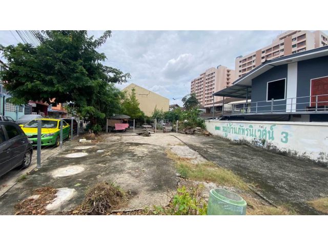 ขายด่วนที่ดินถมแล้ว 40 ตรว ติดถนนคอนกรีตสาธารณะ 2 ด้าน แปลงมุม ซ.ประชานุกูล 3 ซอย 1 บางซื่อ กรุงเทพฯ